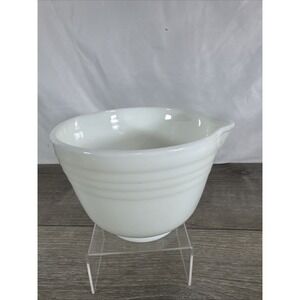 PYREX Mixing Bowl Hamilton Beach White Milk Glass Pour Spout USA #8